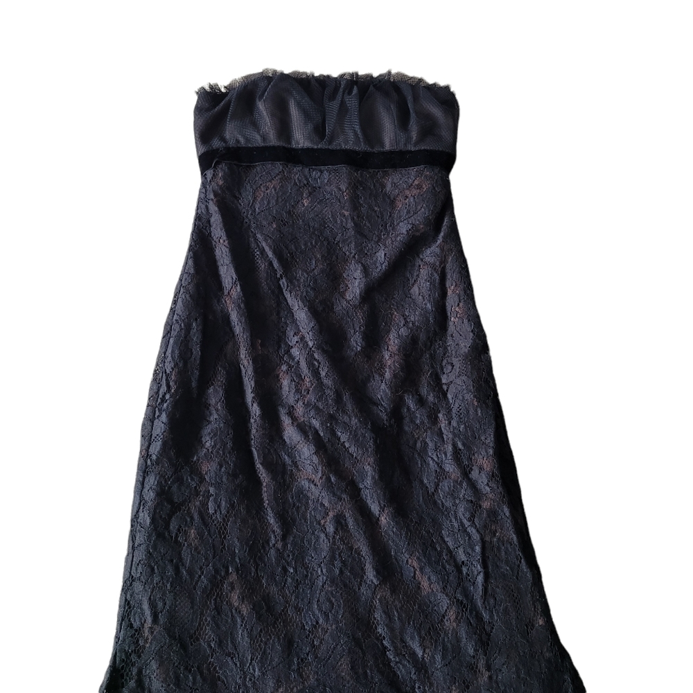 Vera Wang Strapless Lace Overlay Dress
